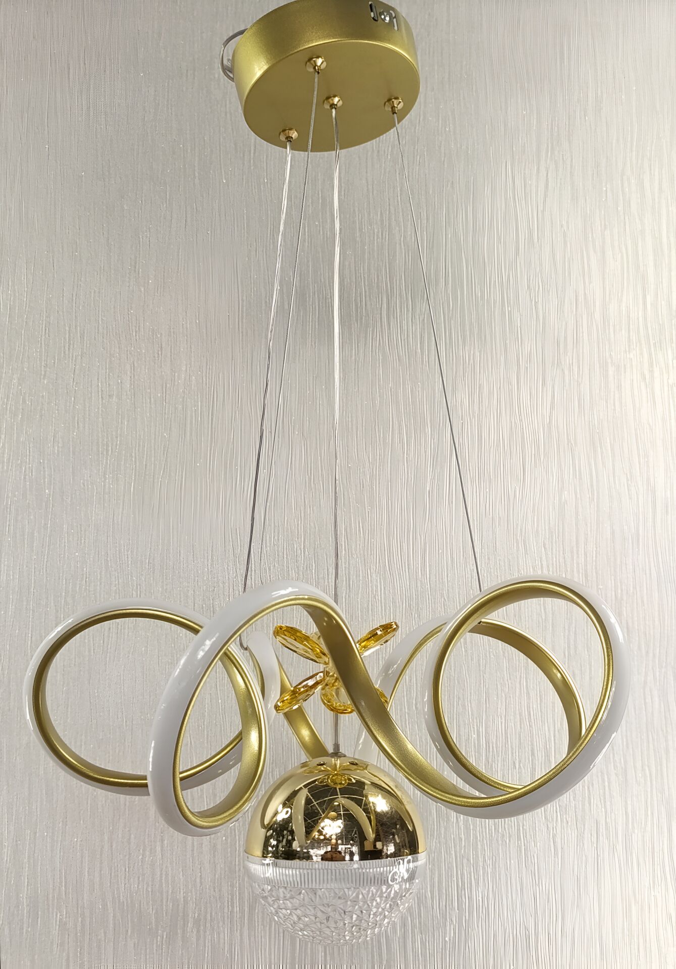 KIVRIMLI MODEL TEK TOPLU MODERN LED AVİZE GOLD RENK