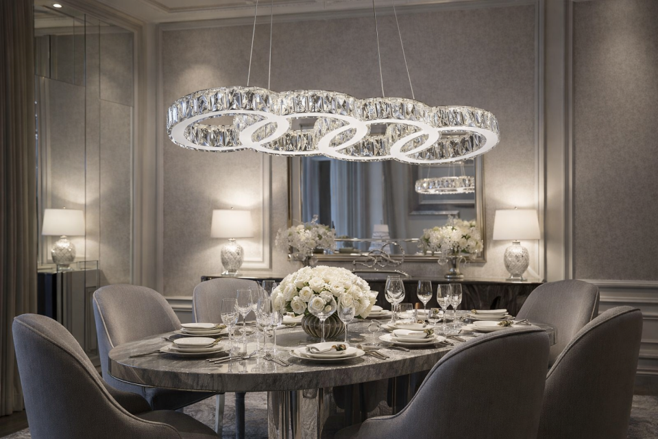 KRİSTAL TAŞLI LEDLİ AUDİ MODEL GÜMÜŞ RENK